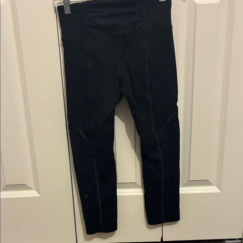Lulu Lemon Black Mid-Waisted Cropped Leggings